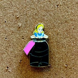 Disney Official Trading Pins Alice in Wonderland Drink Me Shrunk Alice
